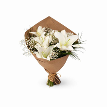 Buquê de Lírios Brancos com Mosquitinho