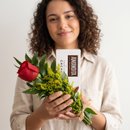 Botão de Rosa Vermelha Premium com Chocolate Amandita