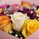 Buquê de 12 Lindas Rosas Coloridas