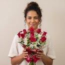 Buquê de 12 Lindas Rosas Vermelhas