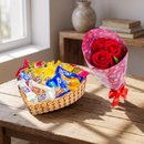 Cesta Coração Bombons Lacta e Buque 3 Rosas Vermelhas