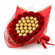Buquê Coração 28 Ferreros Rocher 15 Rosas Vermelhas