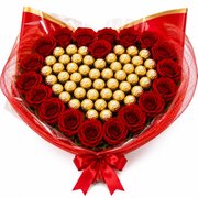 Buquê Coração 43 Ferreros Rocher 20 Rosas Vermelhas