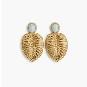 Brinco Folha Resina Off White Banhado Ouro 18k