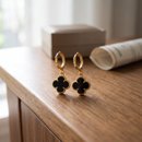 Brinco Trevo Preto Ouro