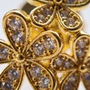 Brinco Dourado Flores Cravejadas