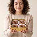 Caixa com 4 Mini Cake Donuts Coberto Chocolate