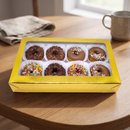 Caixa com 8 Mini Cake Donuts com Chocolate e confeitos