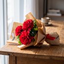 Buquê com 3 Rosas Vermelhas Chiq