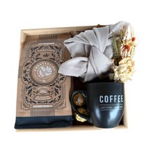 Café Especial com Caneca e Ferrero