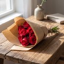 Ramalhete 7 Rosas no Papel Pardo
