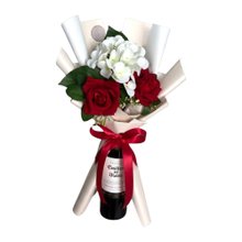Buquê No Vinho Com Rosas Vermelhas