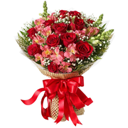 Buquê 12 Rosas Vermelhas Elegância Rubra