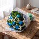 Buquê Amor Classico Com 6 Rosas Azuis