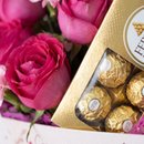 Arranjo Rosas com Ferrero