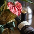 Cesta Vinho Antúrio e Pão de Mel