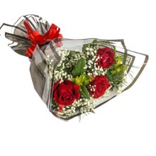 Buquê Black de 3 Rosas Vermelhas 