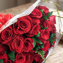 Buquê de 20 Rosas Vermelhas e Folhagens 