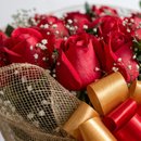 Buquê de 15 Rosas Vermelhas na Tela