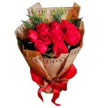 Buquê 10 Rosas no kraft