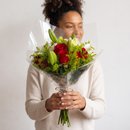Buque de Lirio com Rosas Vermelhas