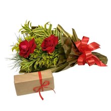 Ramalhete de duas Rosas colombianas e bombom