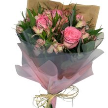 Ramalhete Rosas e Astromélias Cor de Rosa 