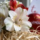 Cesta com Flores & Chocolate Lindt 