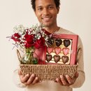 Cesta Dia dos Namorados Rosas e Chocolate Kopenhagen