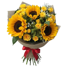 Buquê Admiravel Girassóis com Mini Rosas