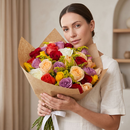 Mega Buquê de 50 Rosas Coloridas com Tango