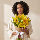 Buquê De Orquídeas e Lírios Amarelos