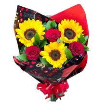 Buquê Girassóis Rosas Love