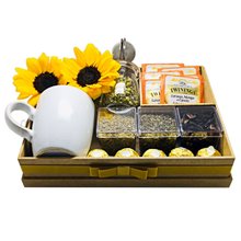 Cesta de Chá Chocolates e Girassol