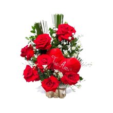 Arranjo de Rosas e Pelúcia