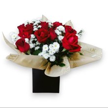 Buquê com 12 Rosas Vermelhas na Caixa