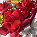 Buquê Luxuoso de 8 Rosas Vermelhas Equatorianas