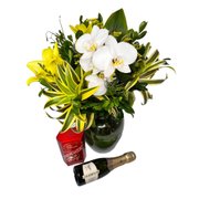 Delicado Vaso de Orquídeas com Lírio