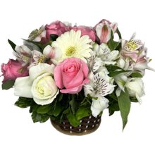 Arranjo de Rosas com Astromélias