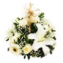Cesta de Flores Brancas com Kit Natura