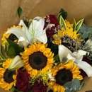 Buquê de Girassóis com Rosas e Lírios