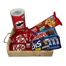 Cesta de Chocolates com Batata Pringles