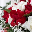 Bouquet 36 Rosas Vermelhas e Brancas Especiais 