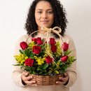 Linda Cesta de Rosas