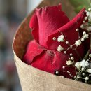 Buquê 2 Rosas no Papel Kraft 