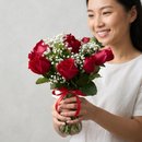 Buquê 12 Rosas No Vaso De Vidro 