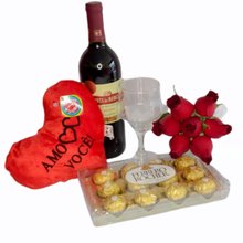 Buquê e Vinho Românticos 