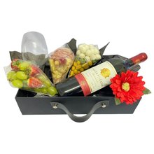 Caixa de Alça com Vinho e Petiscos
