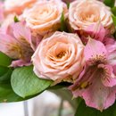 Arranjo Luv de Flores Rosa em Vaso