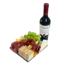 Tábua Queijos e Frios com Vinho 